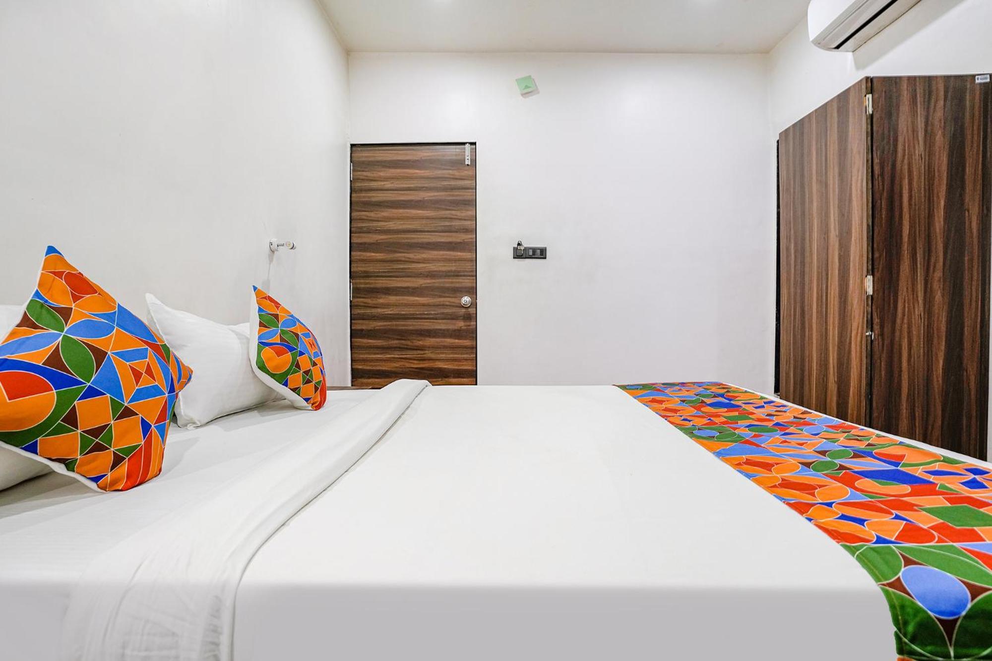 Fabhotel Lotus I Surat Eksteriør bilde